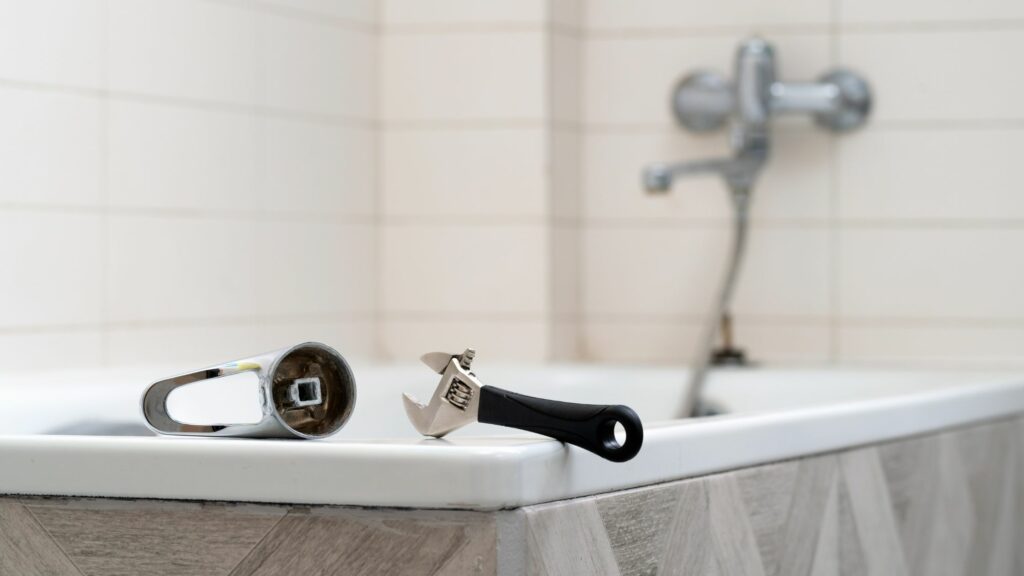 how to fix a bathtub faucet